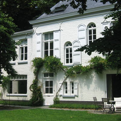 Foto bij Kledingkast